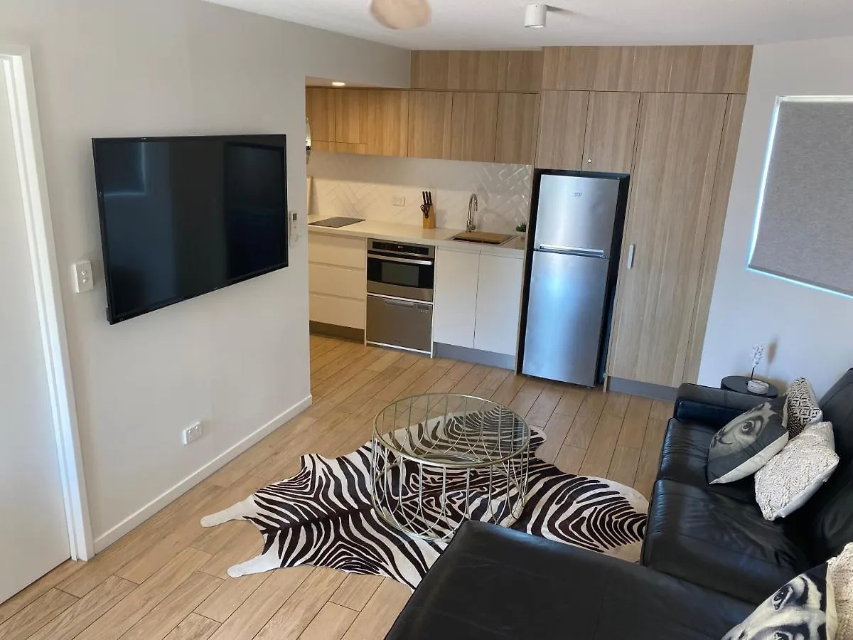 License To Chill • Couple'S Escape In Mooloolaba Apartment 0*,  Australia
